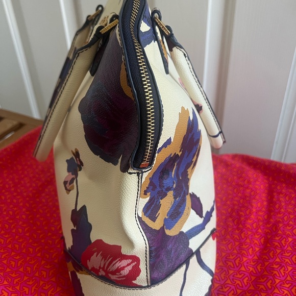 Tory Burch Robinson Alpine Snow Floral
Dome Satchel Bag - Picture 3 of 14